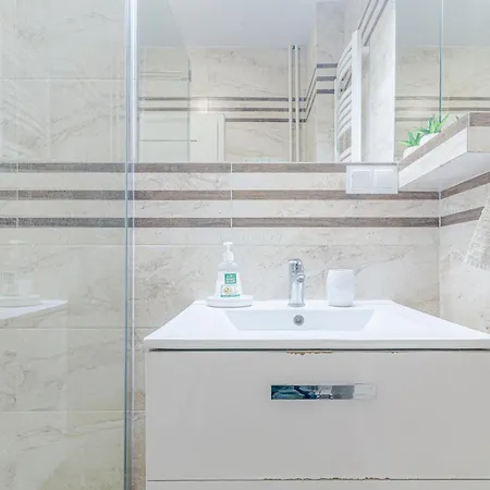 Great 56 M2, Close The Boulevard Apartman